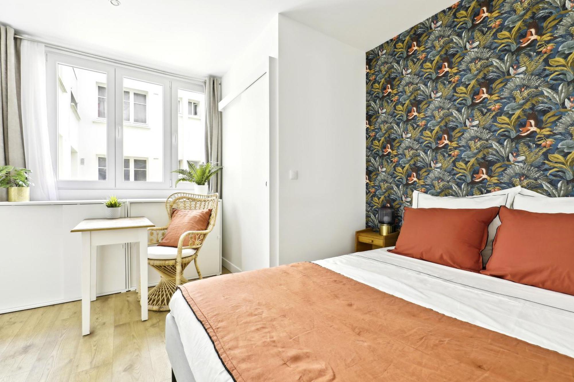 Luxury Near Eiffel Tower Apartment *